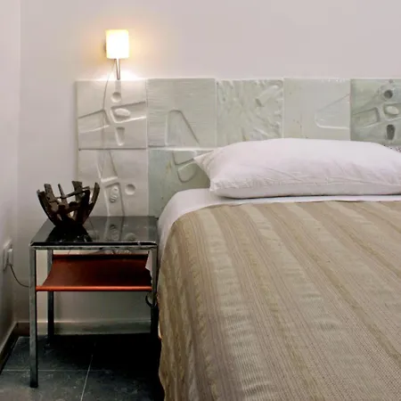 Tribu Bed & Breakfast 3*